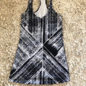 Black and white Lululemon